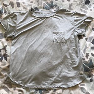 Vuori lux performance pocket tee